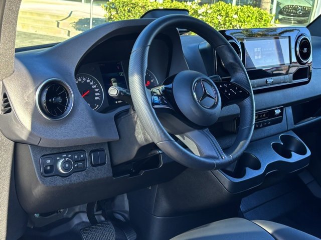 Used 2025 Mercedes-Benz Sprinter 2500 image 14