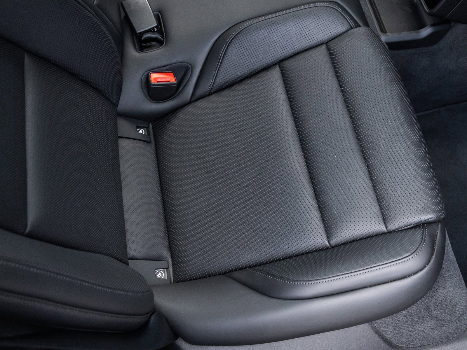 Used 2025 Porsche Taycan GTS image 43