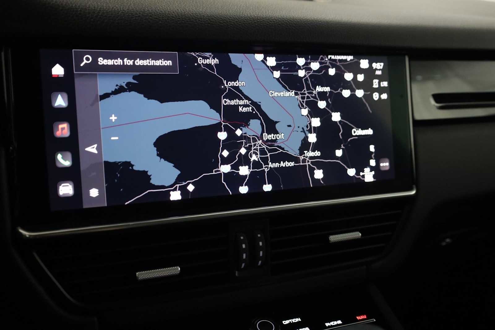 Used 2022 Porsche Cayenne image 33