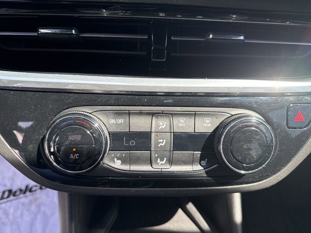Used 2024 Buick Envista Sport Touring w/ Convenience I Package FWD image 27