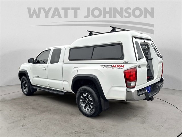 Used 2016 Toyota Tacoma TRD Off-Road image 3