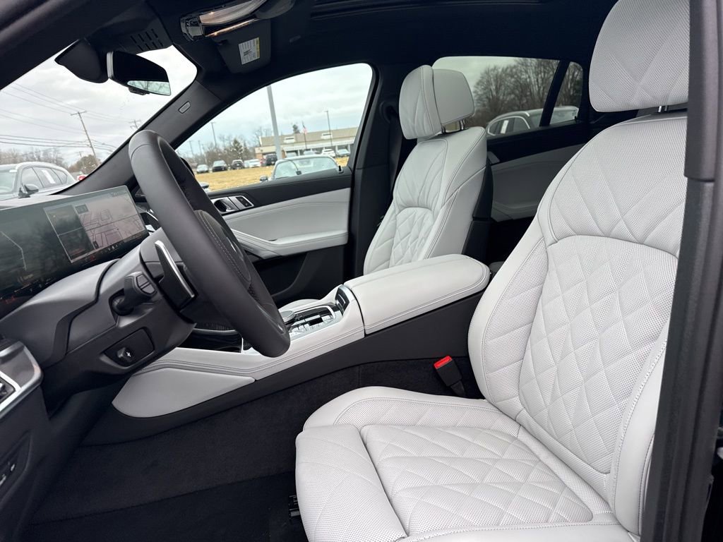 New 2026 BMW X6 xDrive40i w/ Climate Comfort Package image 10