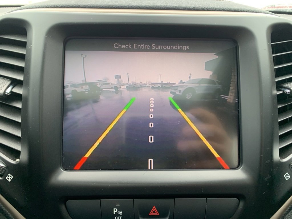 Used 2015 Jeep Cherokee Limited w/ Luxury Group image 25