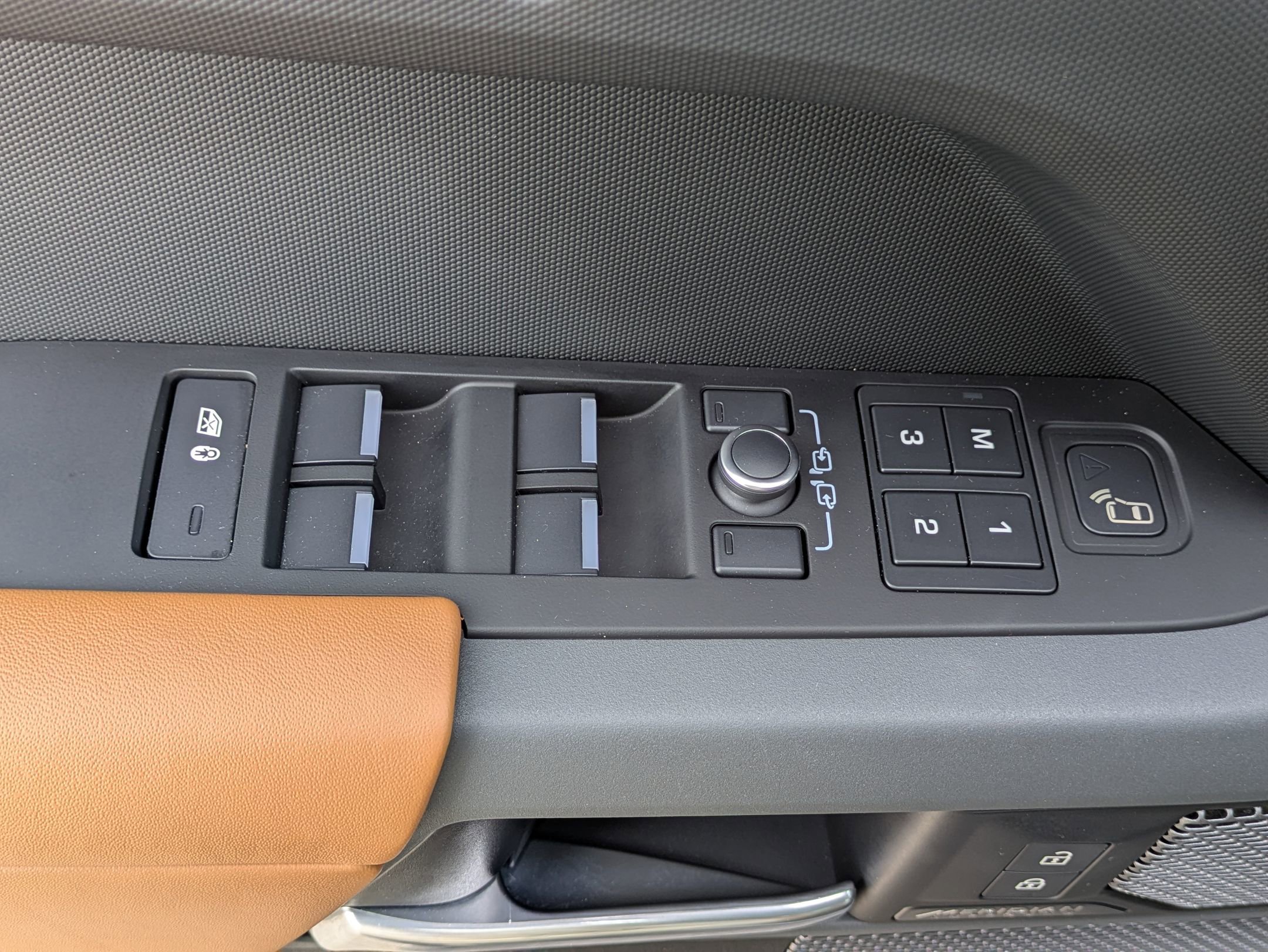 Used 2023 Land Rover Defender 110 X image 22