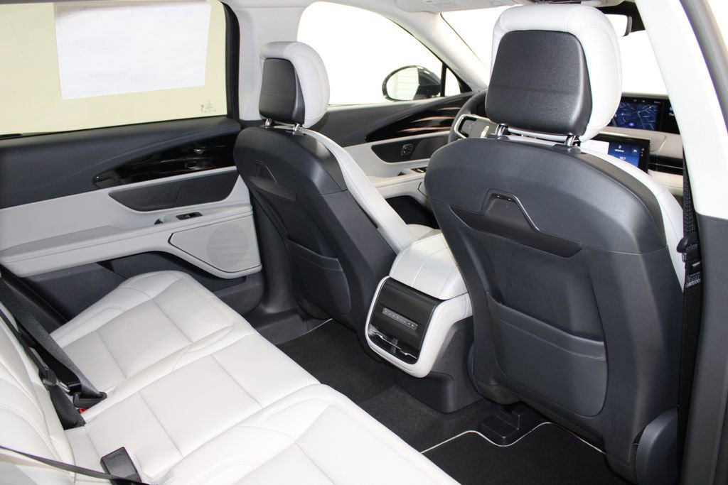 New 2026 Lincoln Nautilus Premier image 32