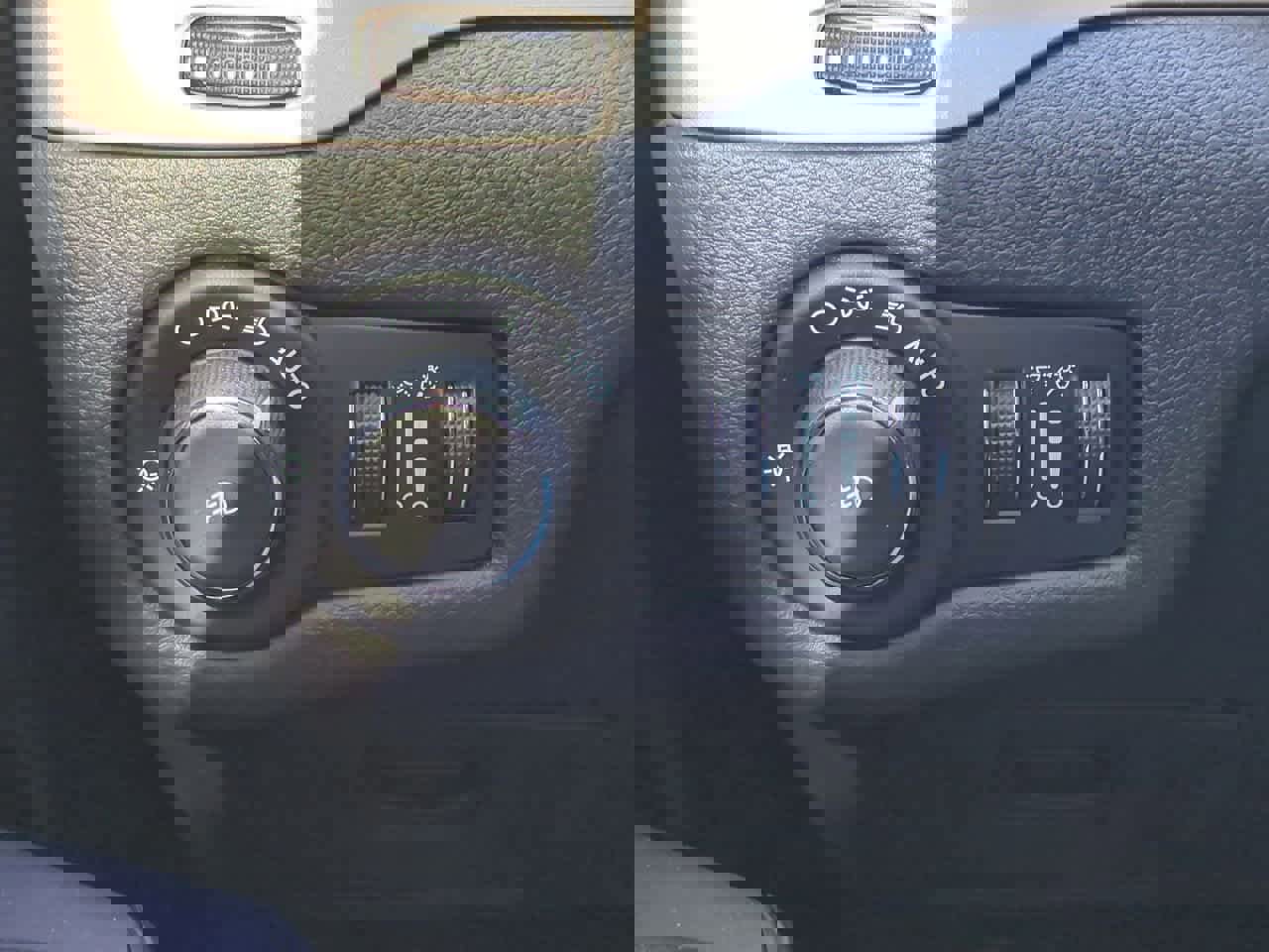 Used 2017 Jeep Cherokee Latitude image 17