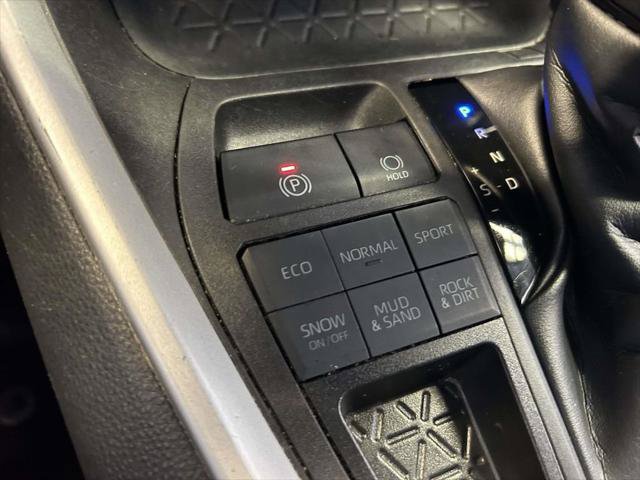 Certified 2022 Toyota RAV4 LE AWD/4WD image 21