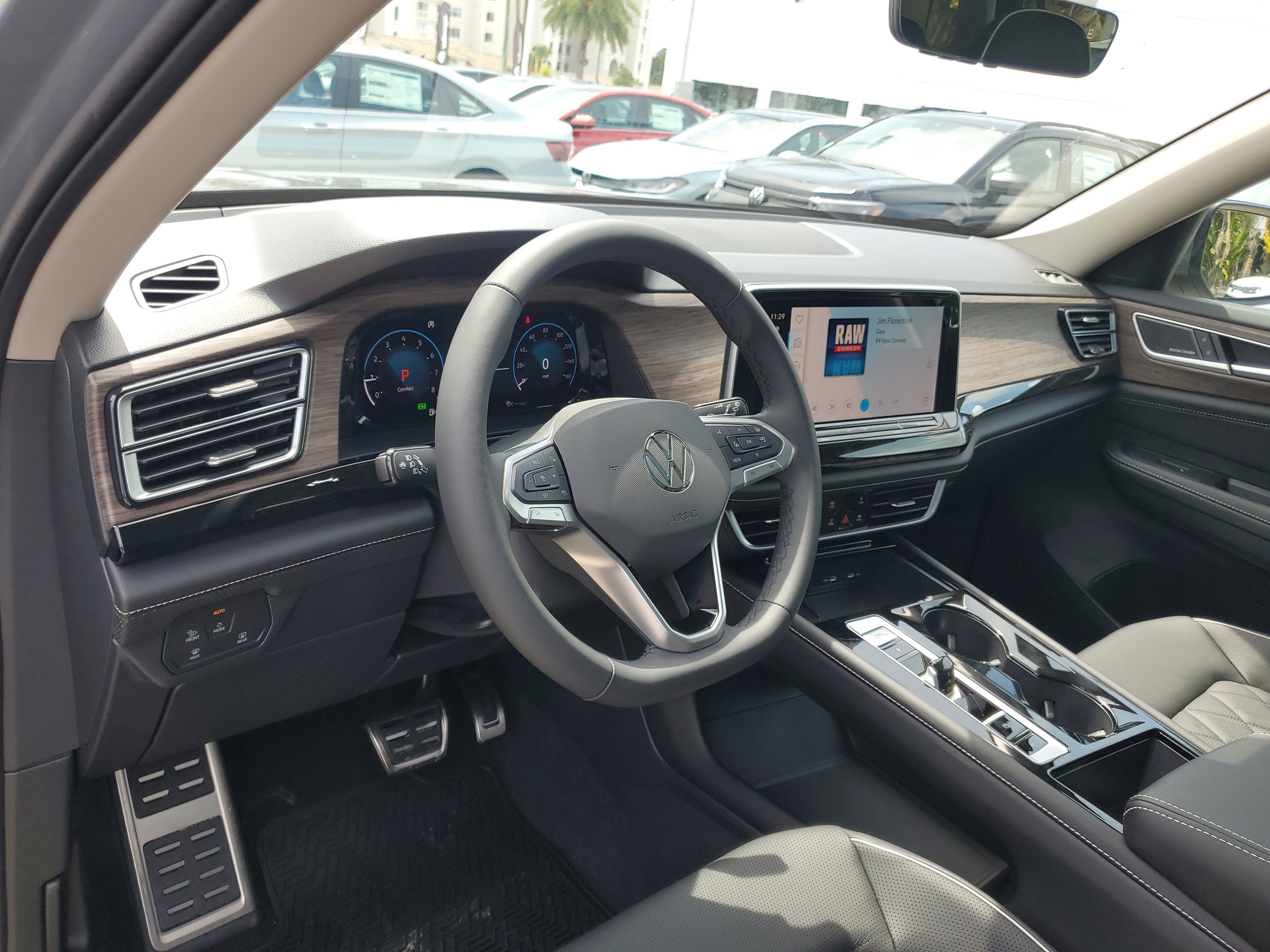 New 2025 Volkswagen Atlas SEL Premium R-Line image 19