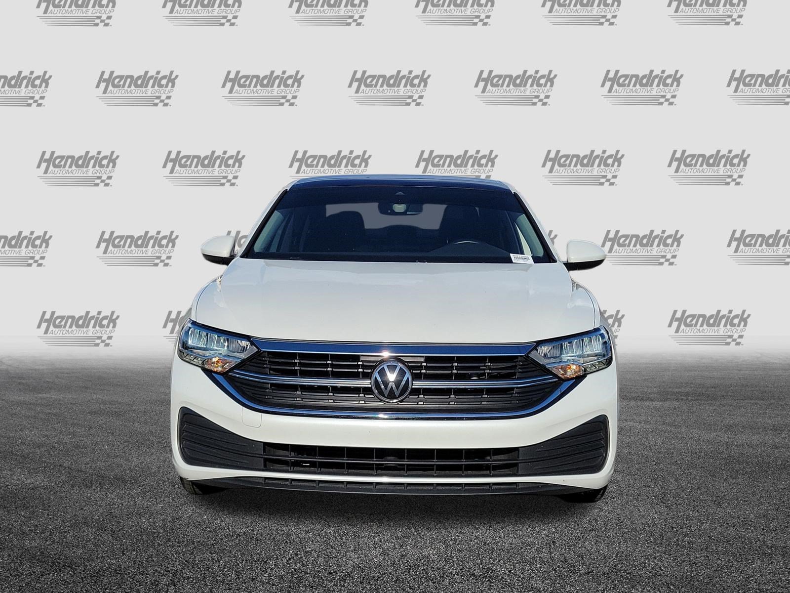 Used 2023 Volkswagen Jetta SE FWD image 9