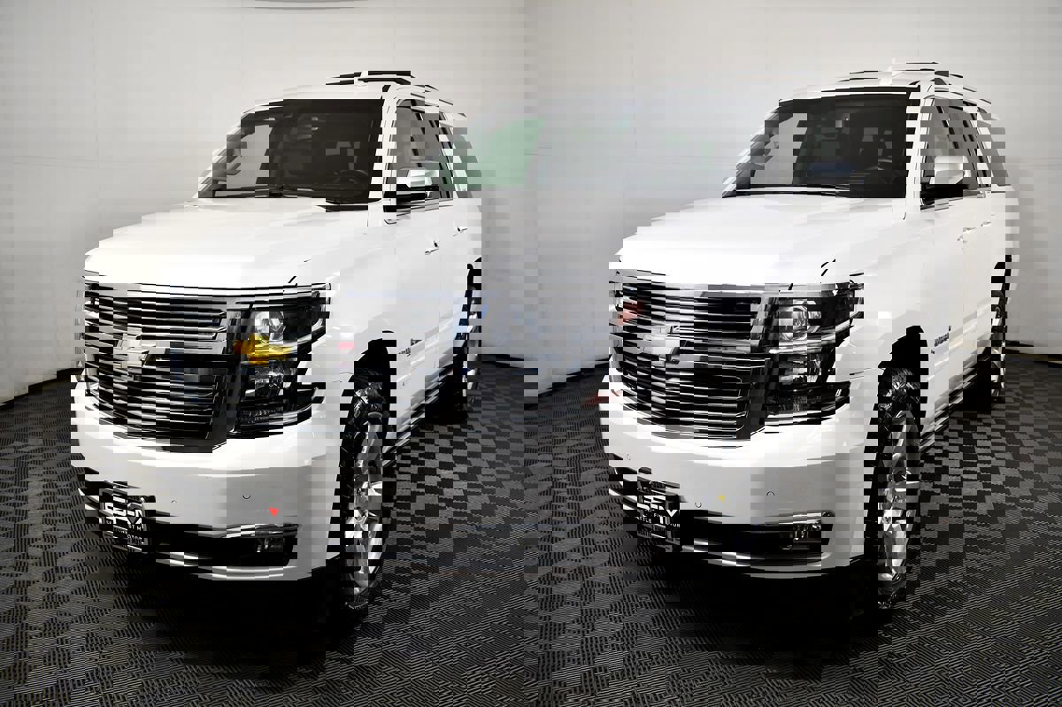 Used 2016 Chevrolet Suburban LTZ image 3