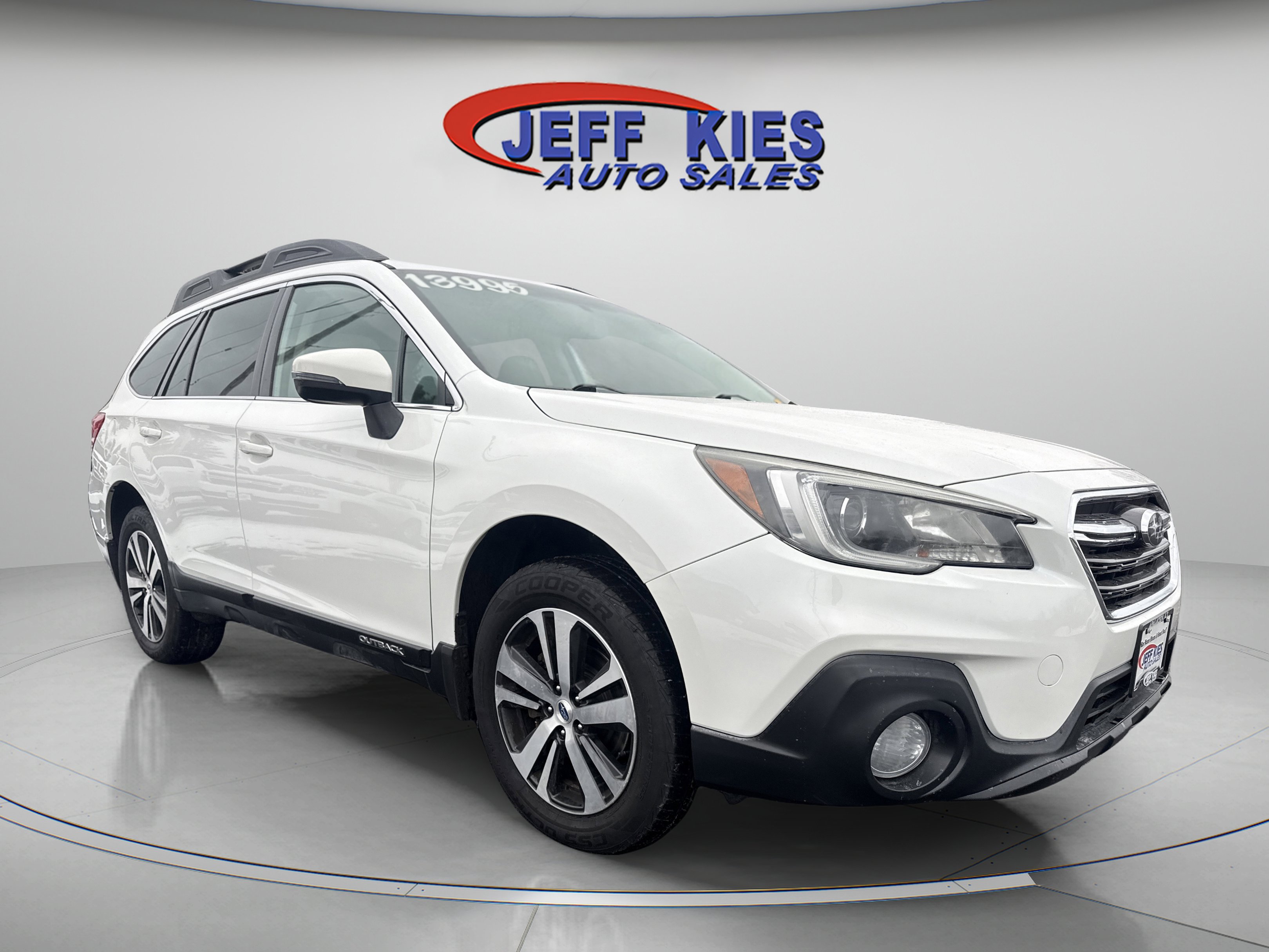 Used 2018 Subaru Outback 2.5i Limited image 3