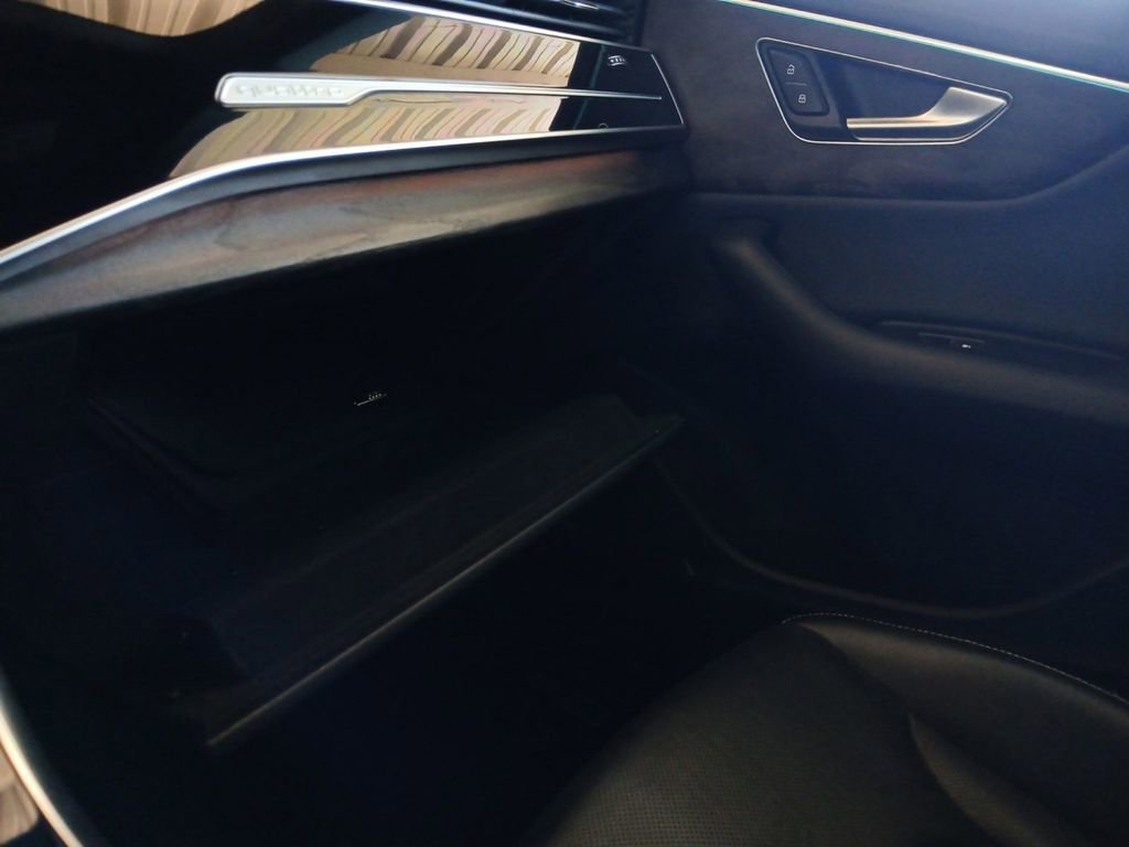 Used 2019 Audi Q8 Premium Plus AWD/4WD image 22