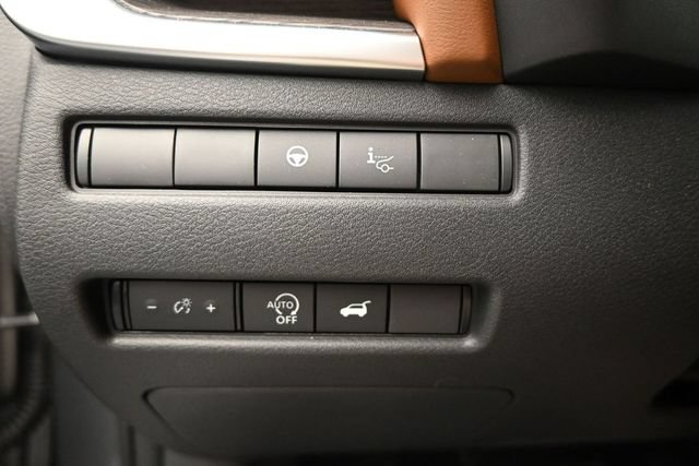 Used 2026 Nissan Rogue Platinum w/ Platinum Premium Package AWD/4WD image 24