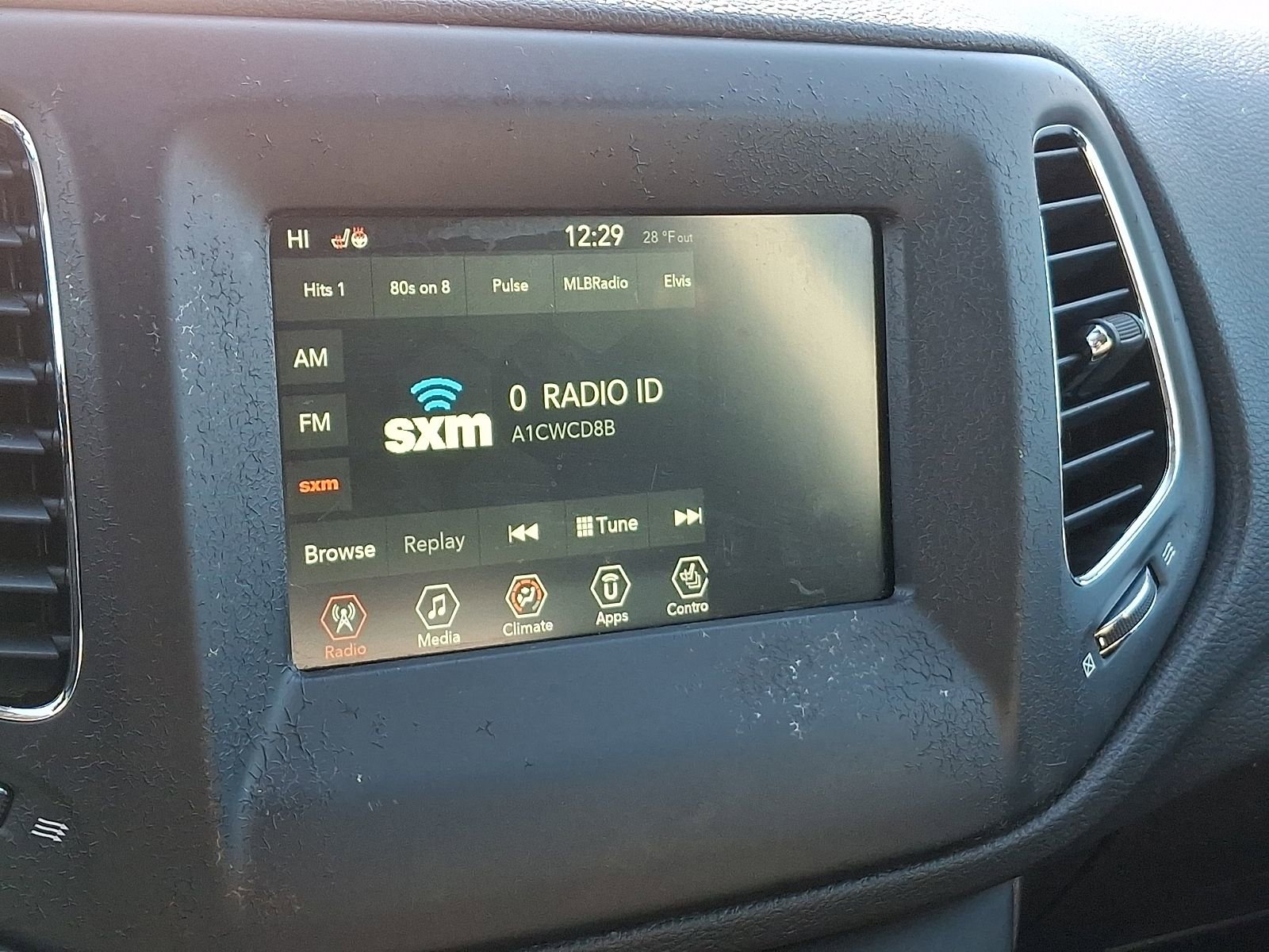 Used 2020 Jeep Compass Latitude w/ Cold Weather Group image 17