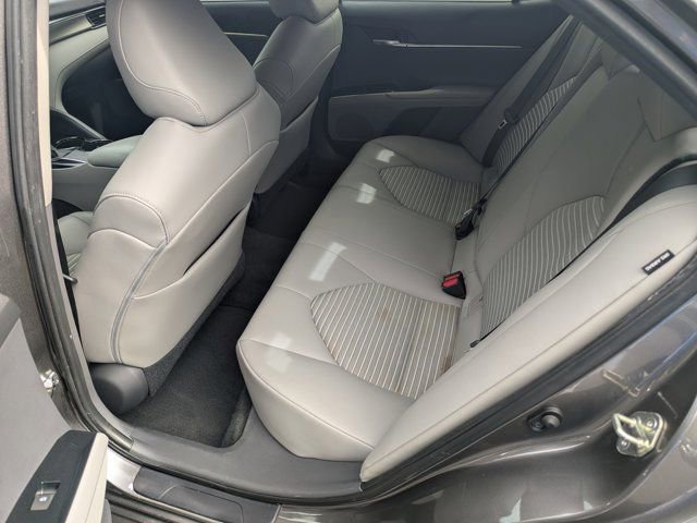 Used 2020 Toyota Camry SE image 17