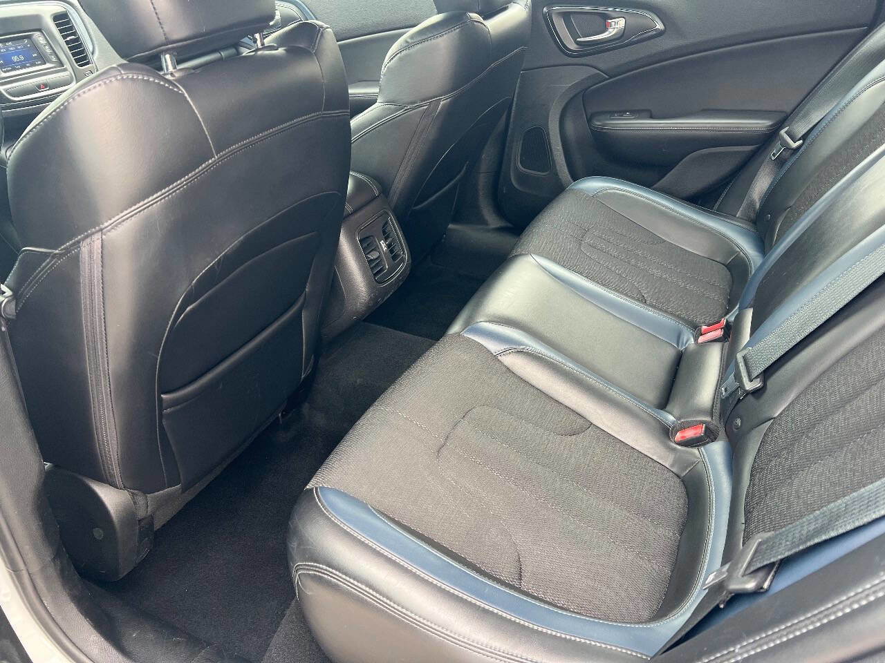 Used 2015 Chrysler 200 S w/ Comfort Group image 16