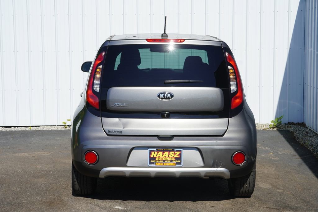 Used 2017 Kia Soul + FWD image 5