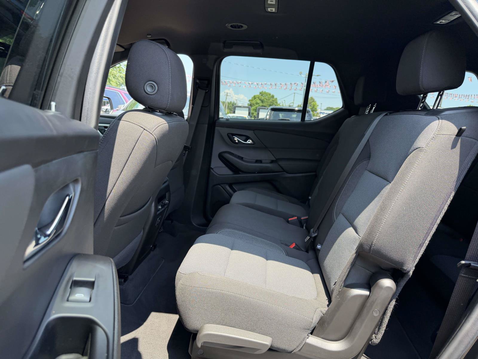 Certified 2023 Chevrolet Traverse LT FWD image 13