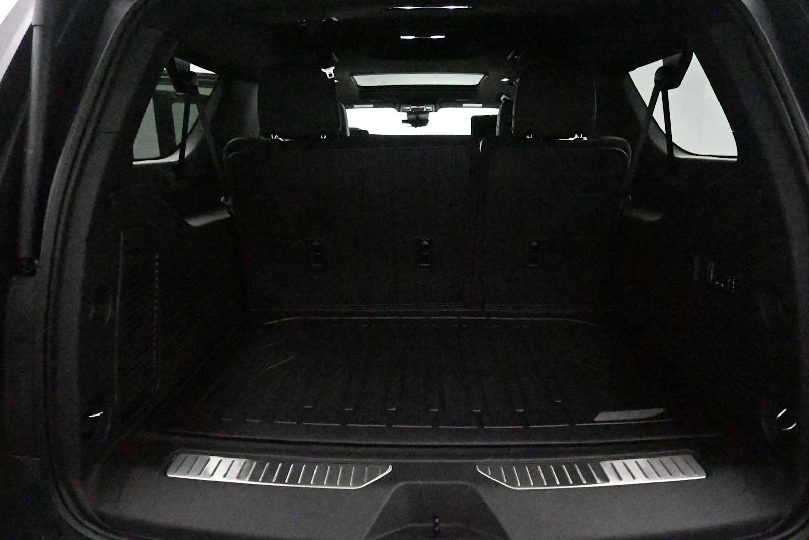 New 2026 GMC Yukon XL AT4 Ultimate w/ LPO, Floor Liner Package AWD/4WD image 28