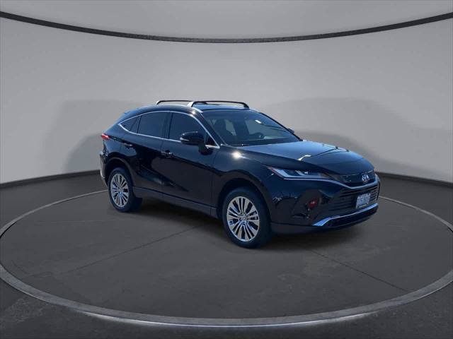 Certified 2022 Toyota Venza XLE AWD/4WD image 3