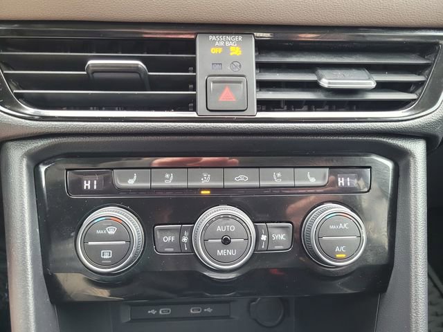 Used 2022 Volkswagen Taos SEL image 24