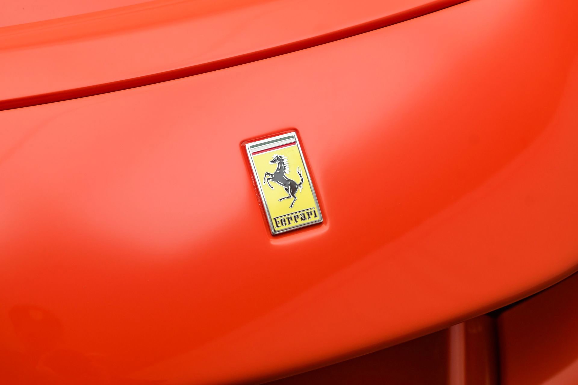 Used 2025 Ferrari SF90 Spider image 27
