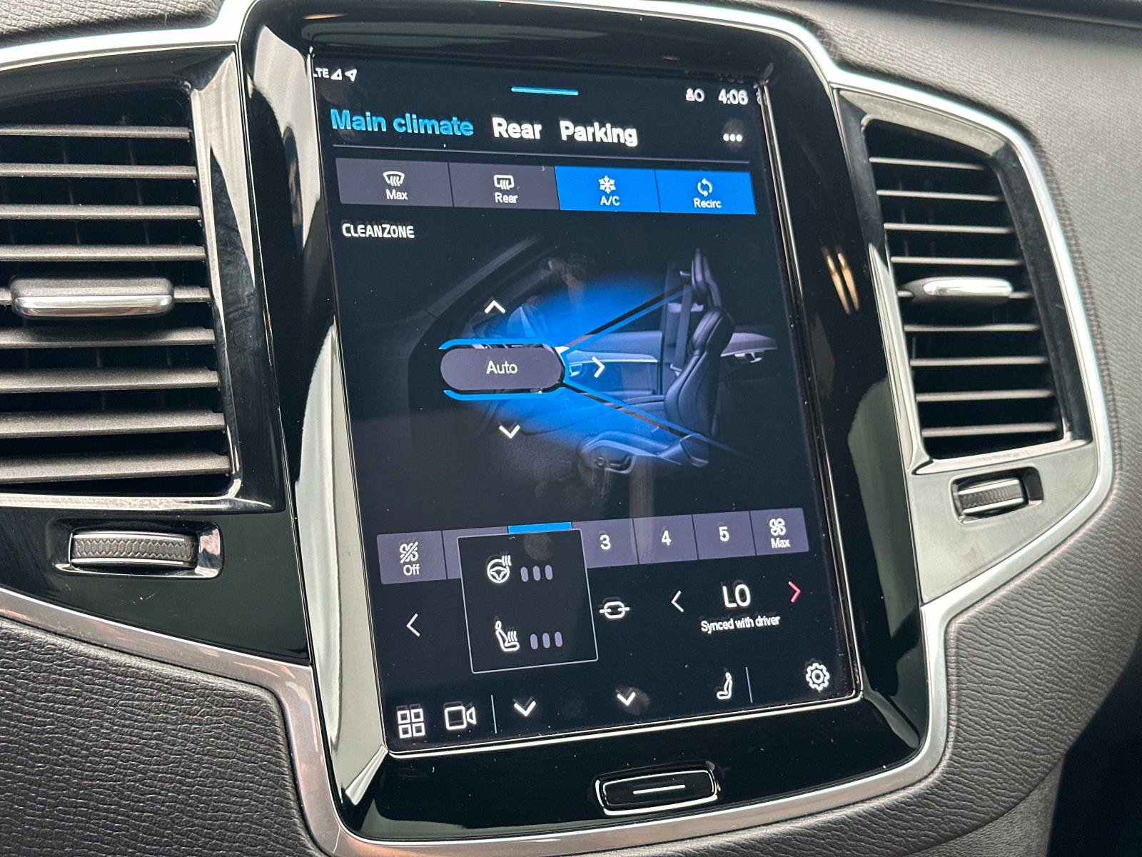 Certified 2024 Volvo XC90 T8 Plus image 12