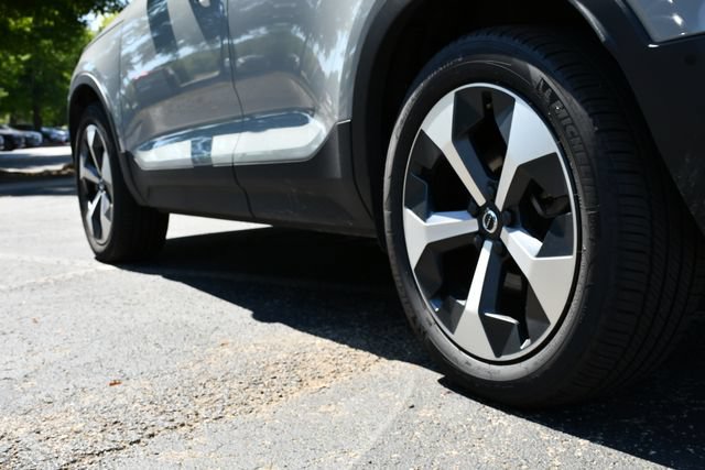 Certified 2026 Volvo XC40 B5 Plus AWD/4WD image 9