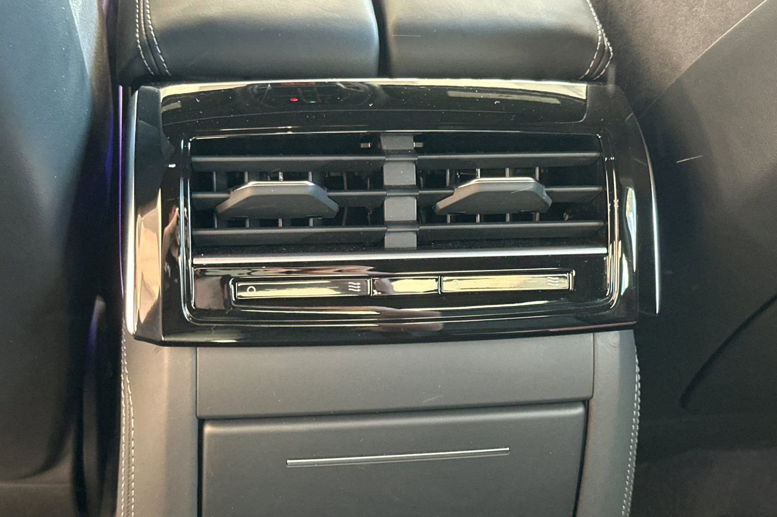 Used 2023 Audi S8 w/ S8 Comfort Plus Package image 41