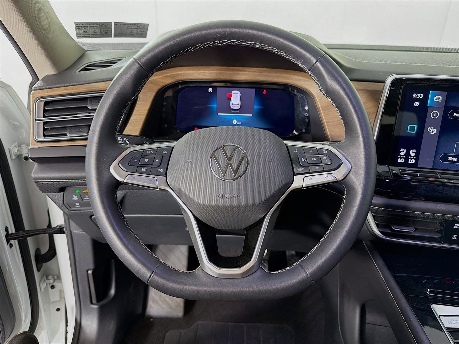 Used 2024 Volkswagen Atlas SE image 12