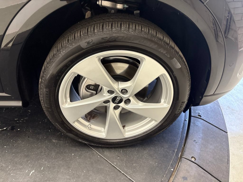 Used 2025 Audi Q5 Premium Plus AWD/4WD image 18