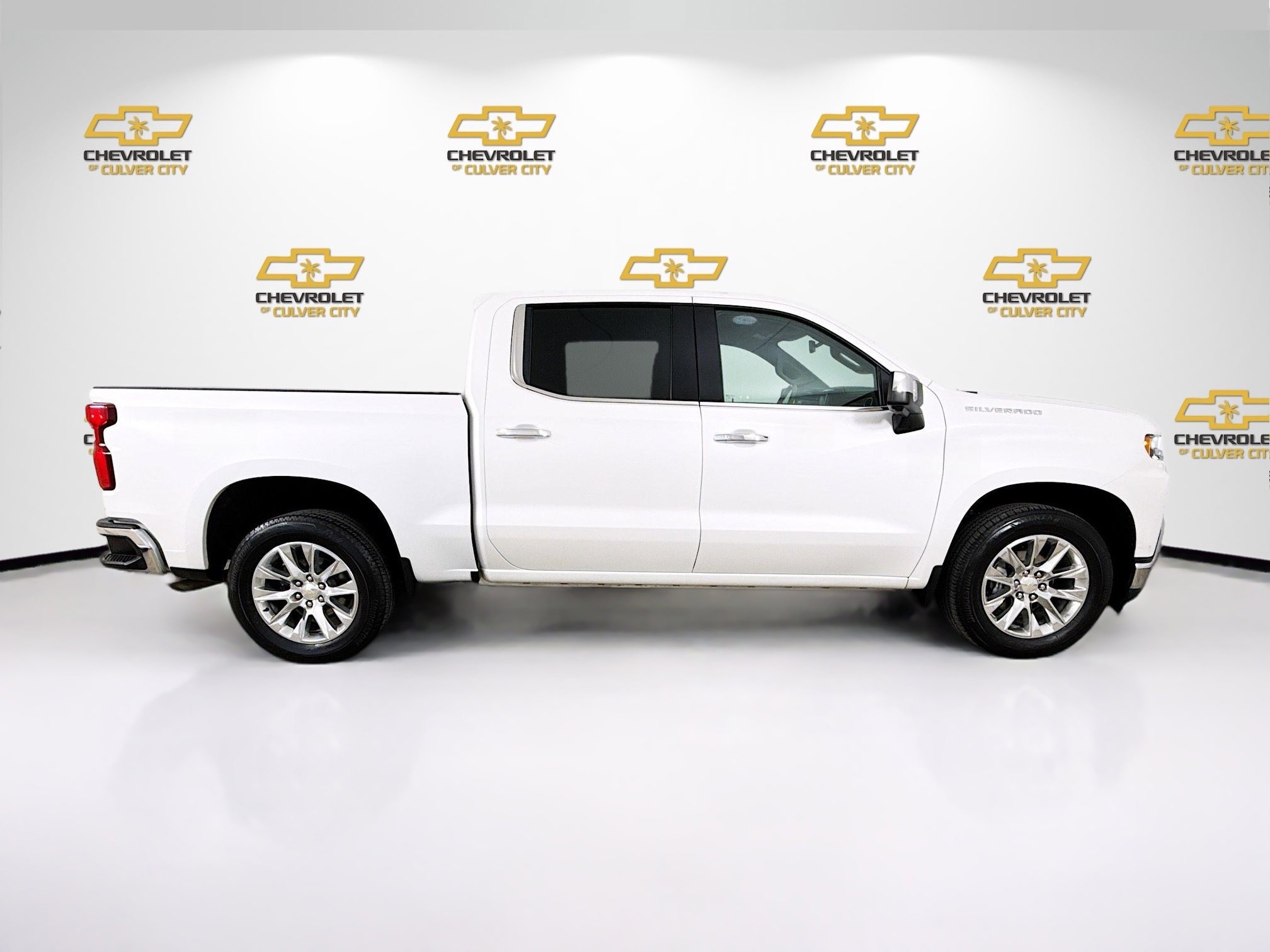 Used 2022 Chevrolet Silverado 1500 LTZ RWD image 8