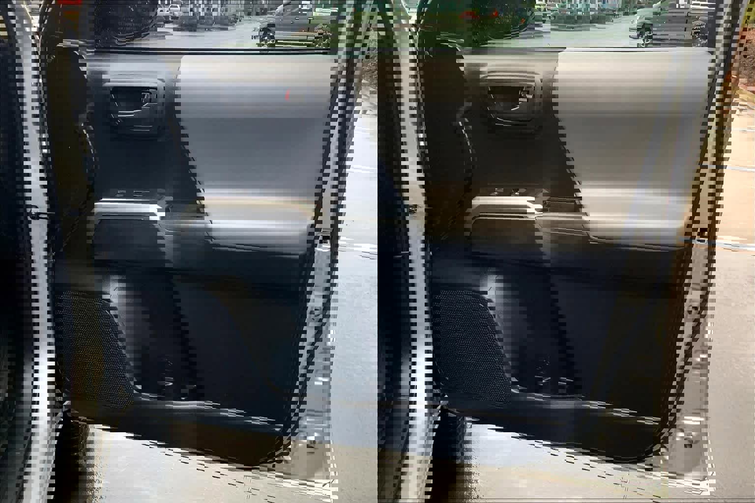 Used 2021 Toyota Tacoma SR5 RWD image 22