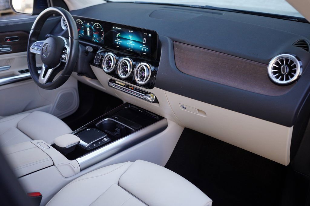 Used 2022 Mercedes-Benz GLA 250 4MATIC w/ Premium Package Lite image 21