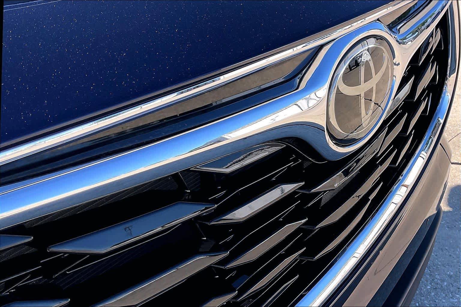 Used 2024 Toyota Highlander Limited AWD/4WD image 55