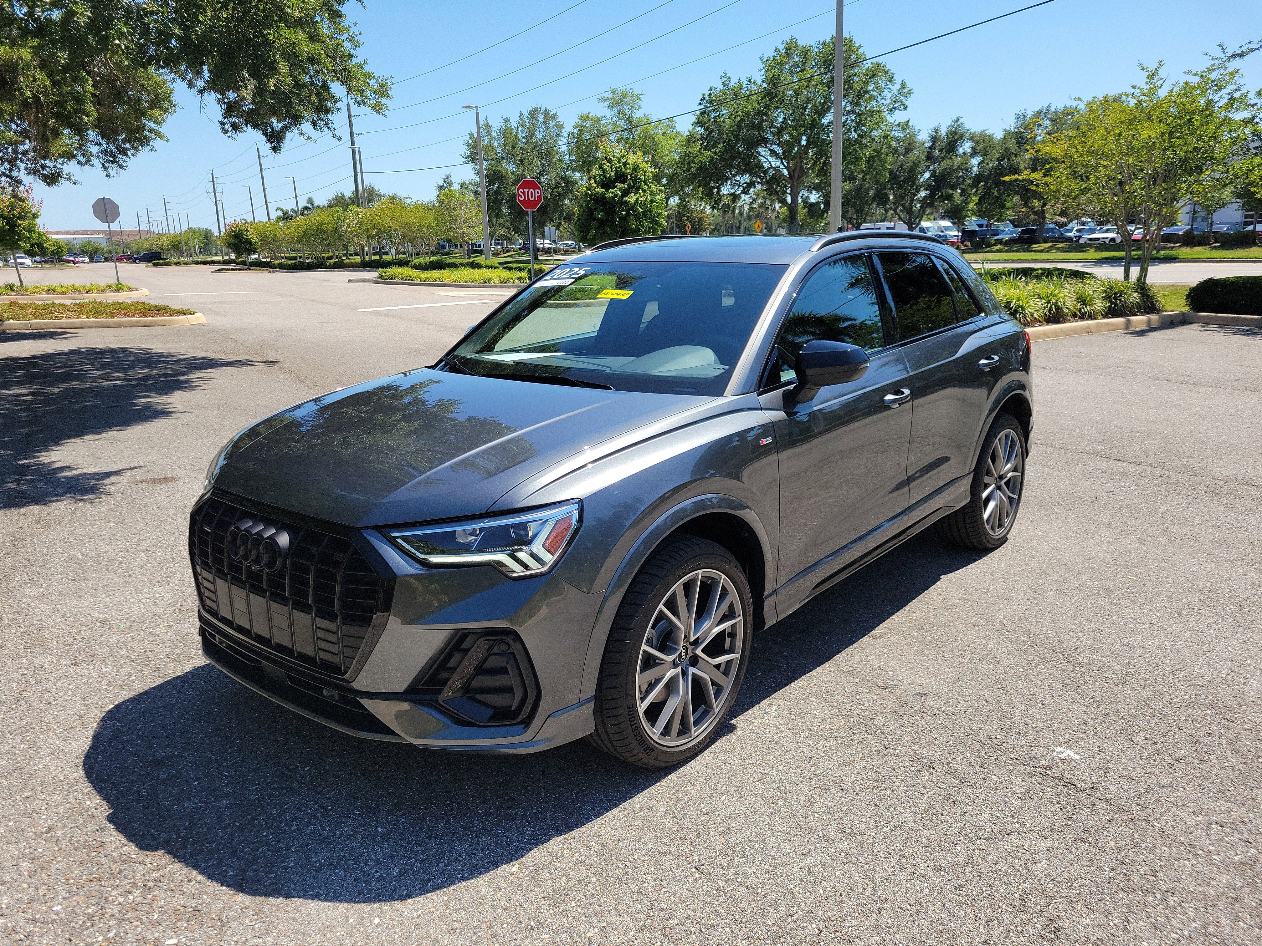 Certified 2025 Audi Q3 2.0T Premium Plus w/ Premium Plus Package AWD/4WD image 8
