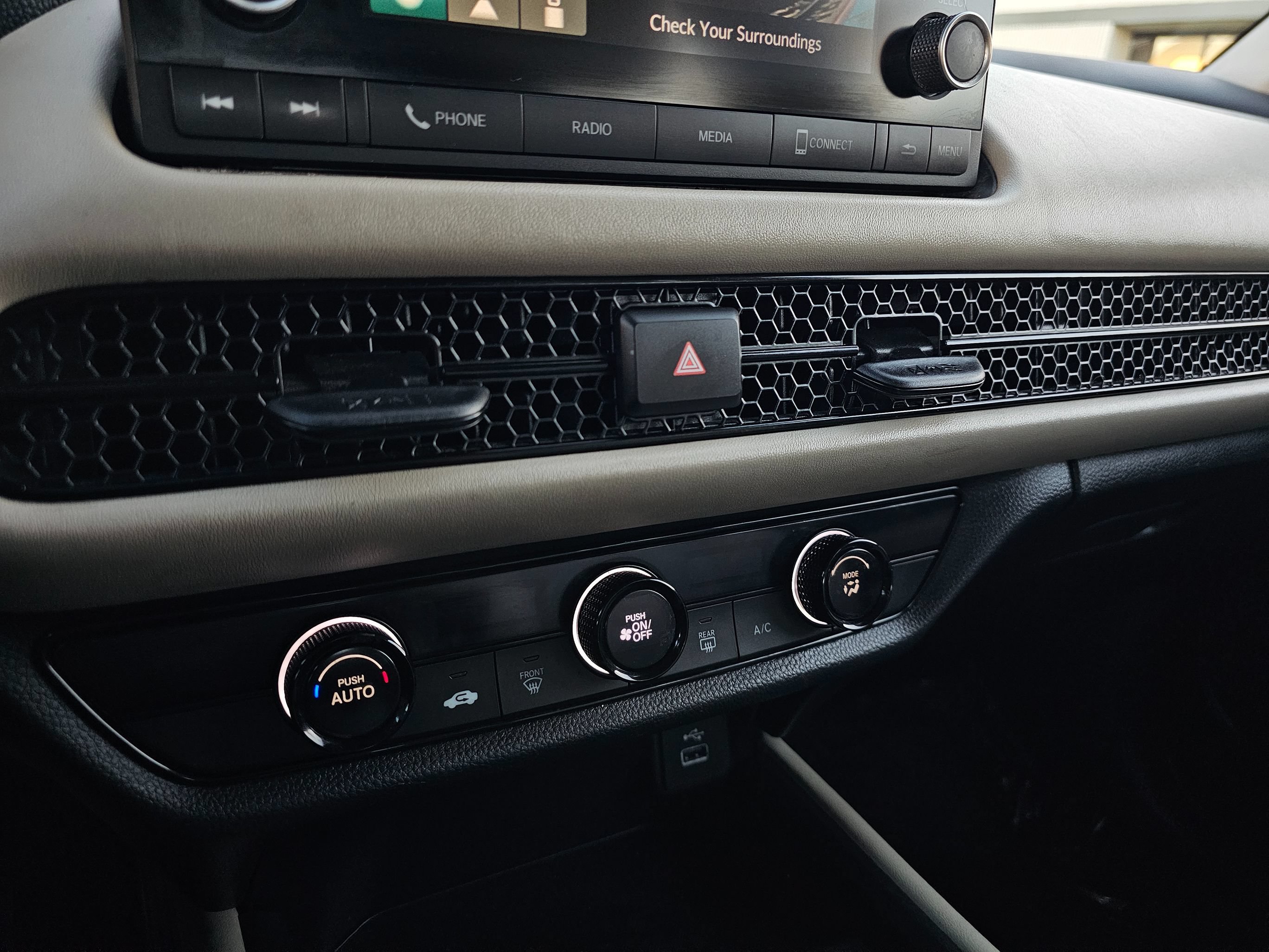 Used 2023 Honda HR-V LX image 31