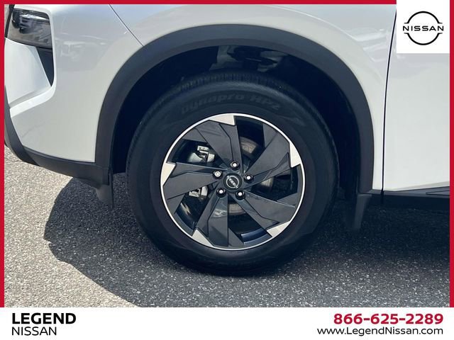 Used 2025 Nissan Rogue SV image 11