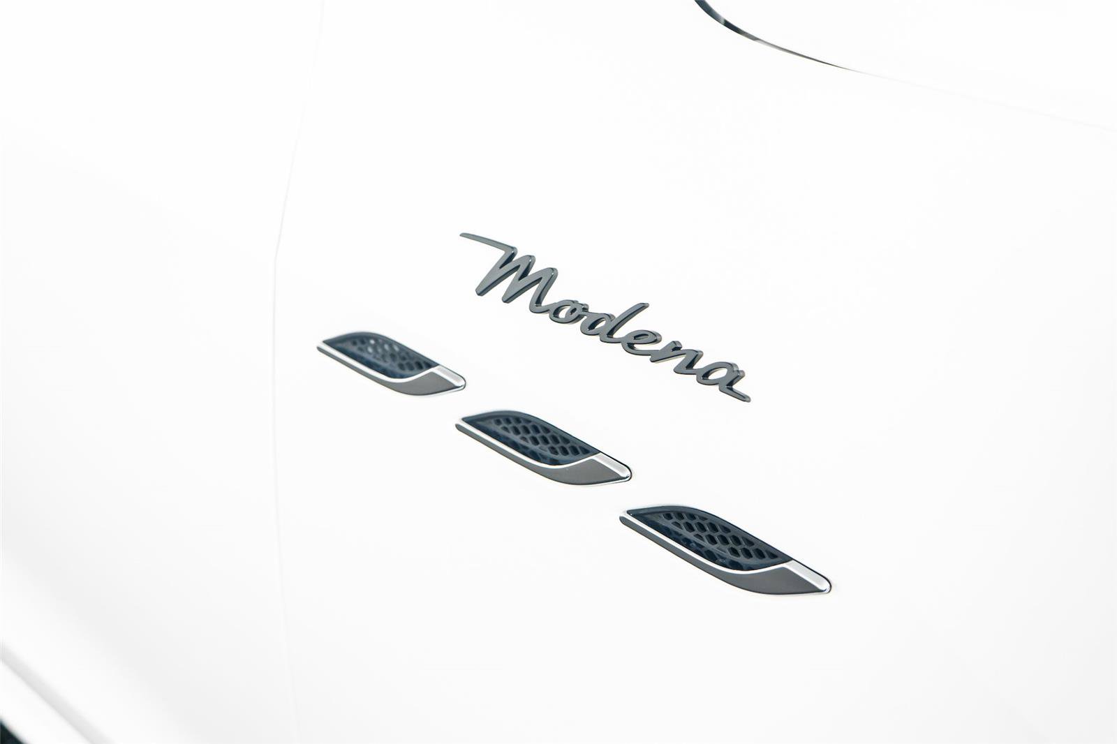 Used 2023 Maserati Ghibli Modena RWD image 26