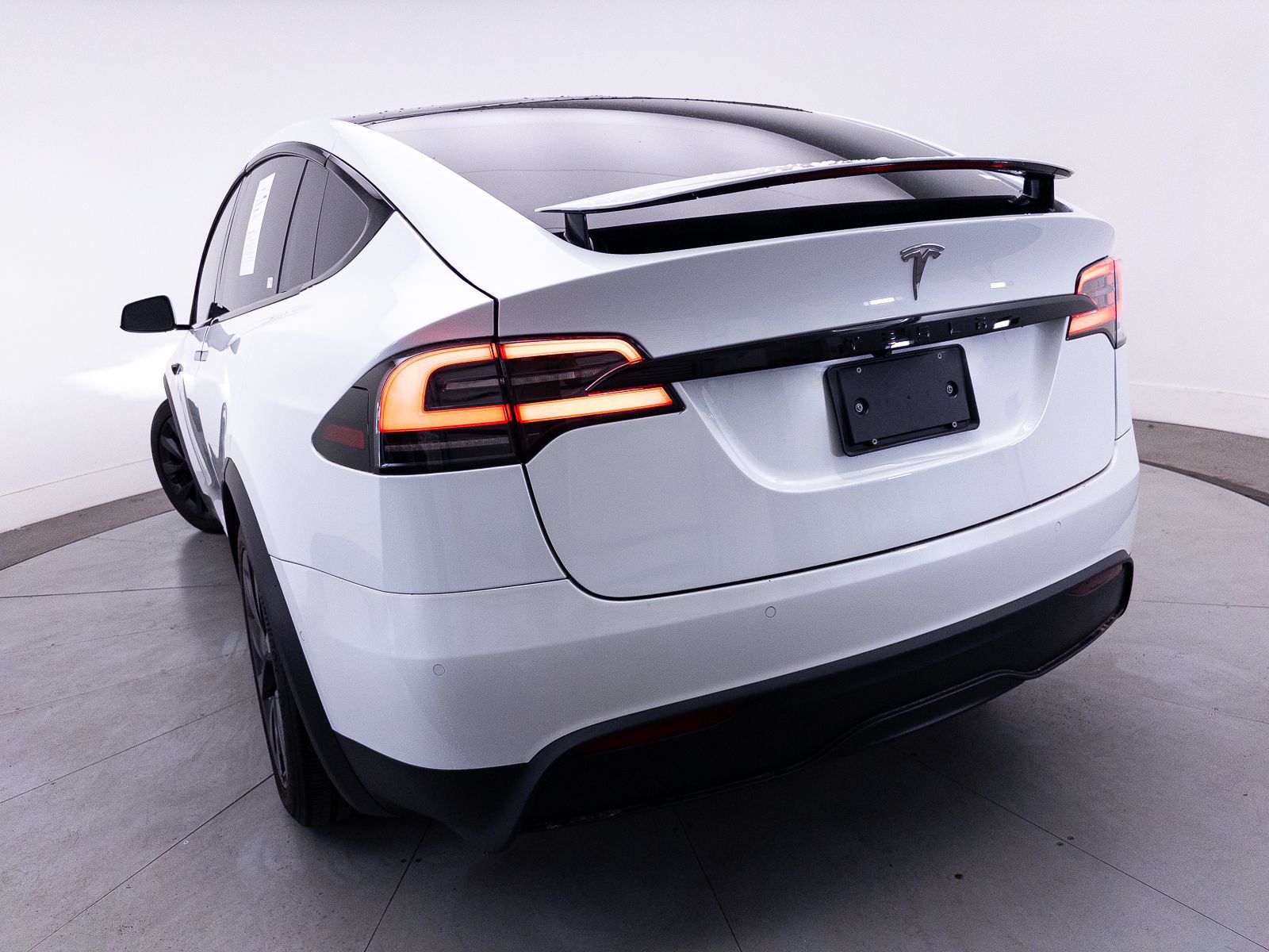 Used 2022 Tesla Model X AWD/4WD image 5