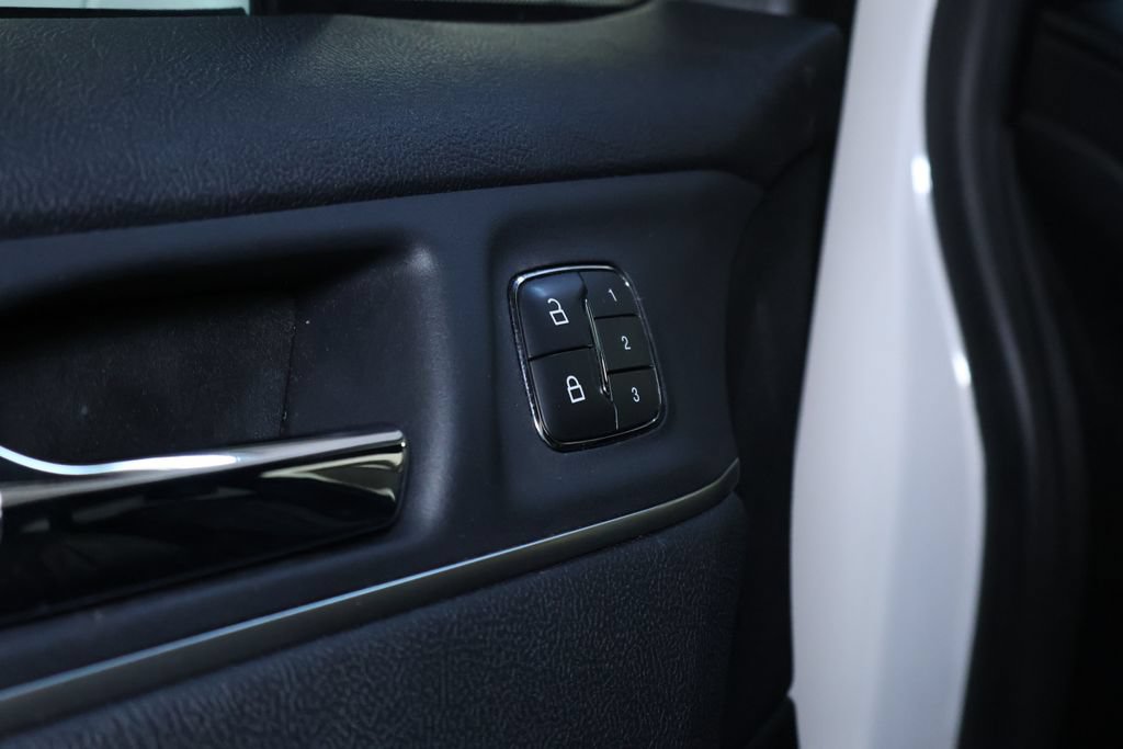 Used 2019 Lincoln MKC Reserve w/ MKC Climate Package AWD/4WD image 15