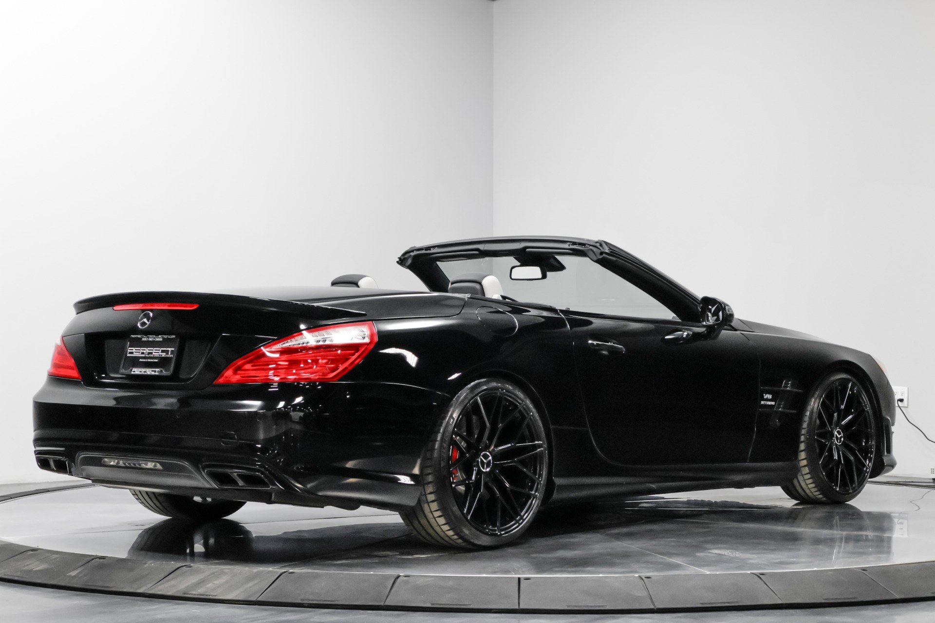 Used 2015 Mercedes-Benz SL 63 AMG w/ Driver Assistance Package image 13