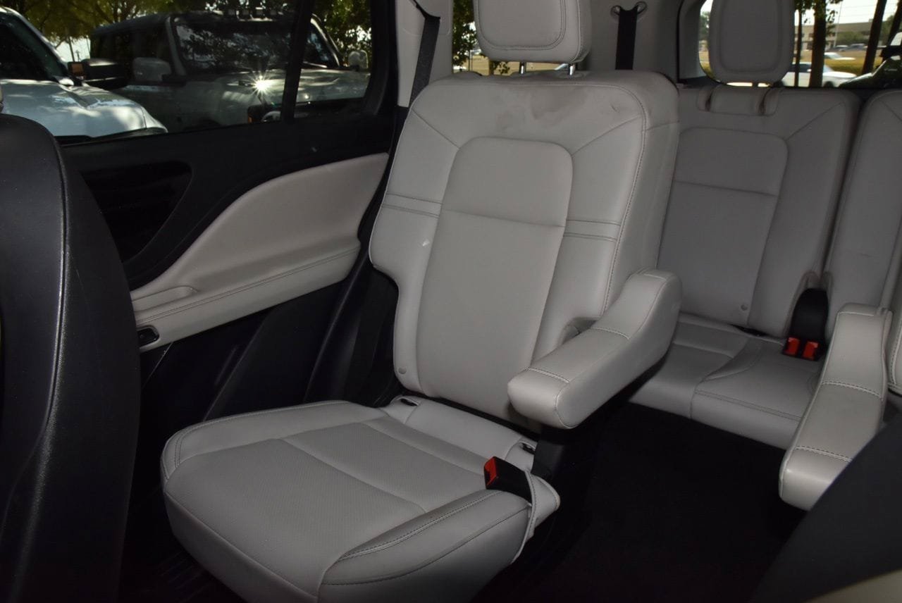 Certified 2026 Lincoln Aviator AWD image 20