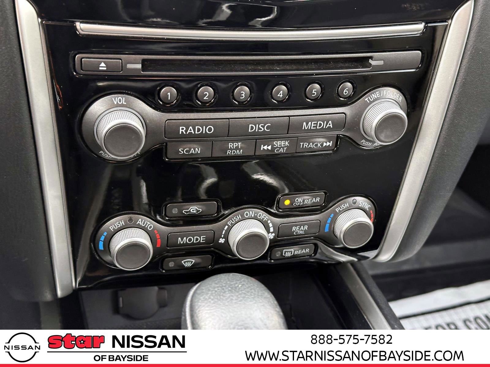 Used 2019 Nissan Pathfinder SV image 28