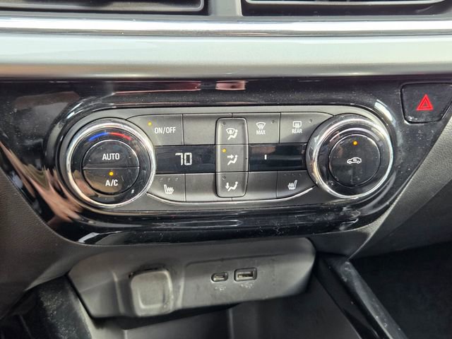 Certified 2025 Chevrolet Trax LT w/ LT Convenience Package FWD image 33