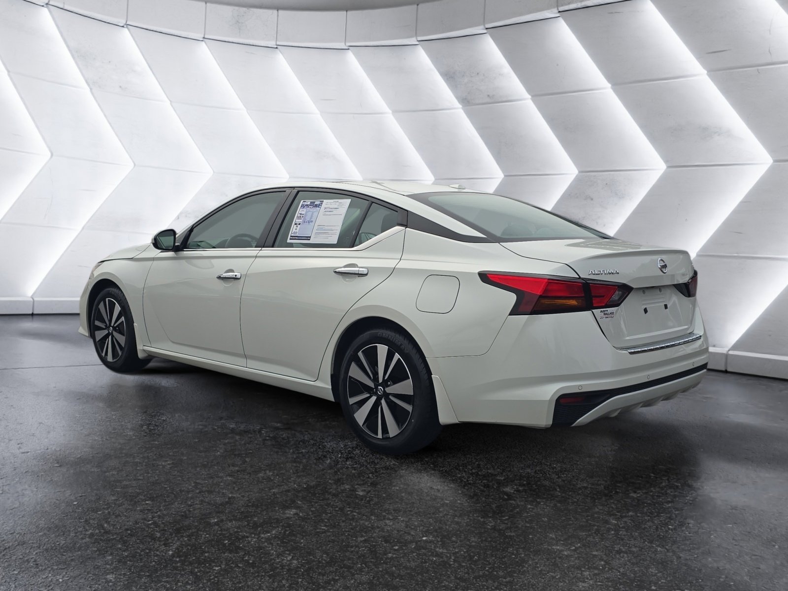 Used 2022 Nissan Altima 2.5 SV image 3