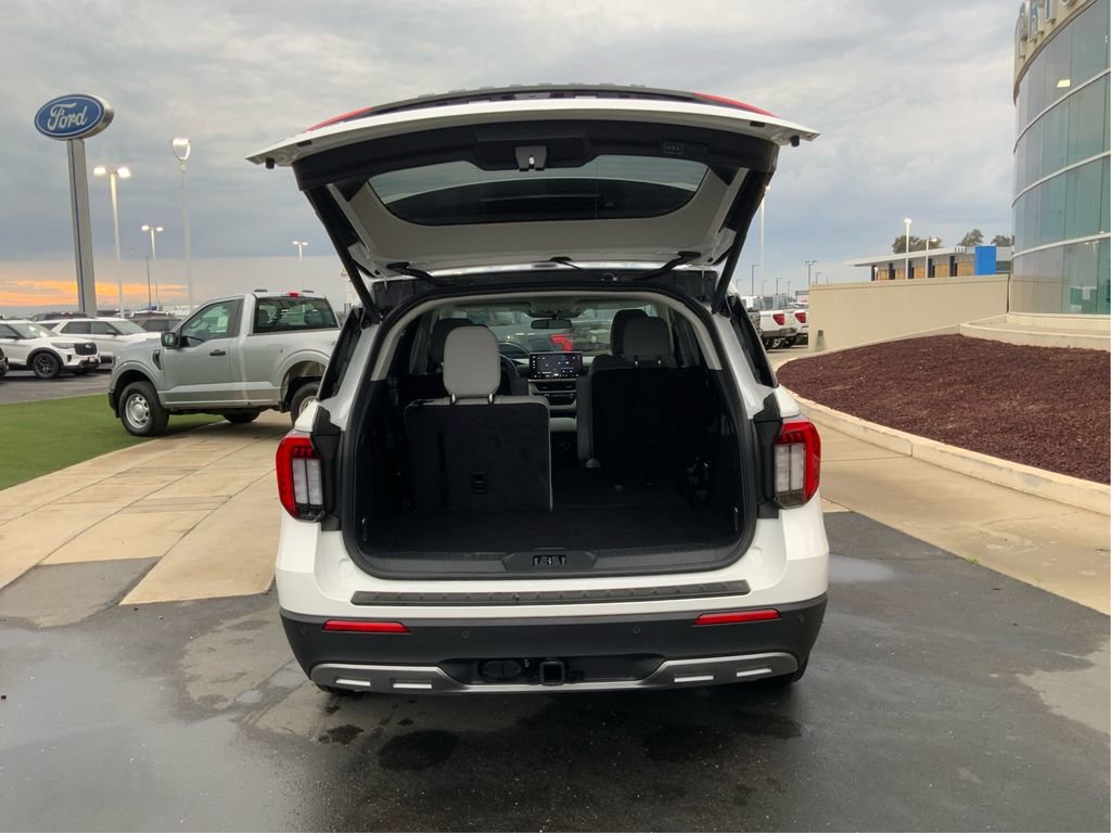 Used 2026 Ford Explorer Active w/ Active Comfort Package image 12