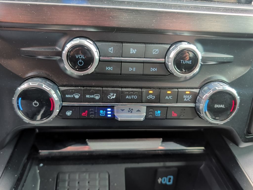Used 2024 Ford F250 Lariat w/ Lariat Ultimate Package AWD/4WD image 14