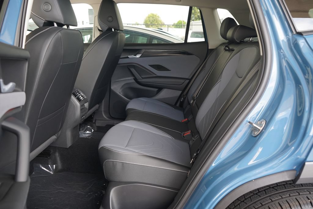 New 2026 Volkswagen Tiguan SE FWD image 7