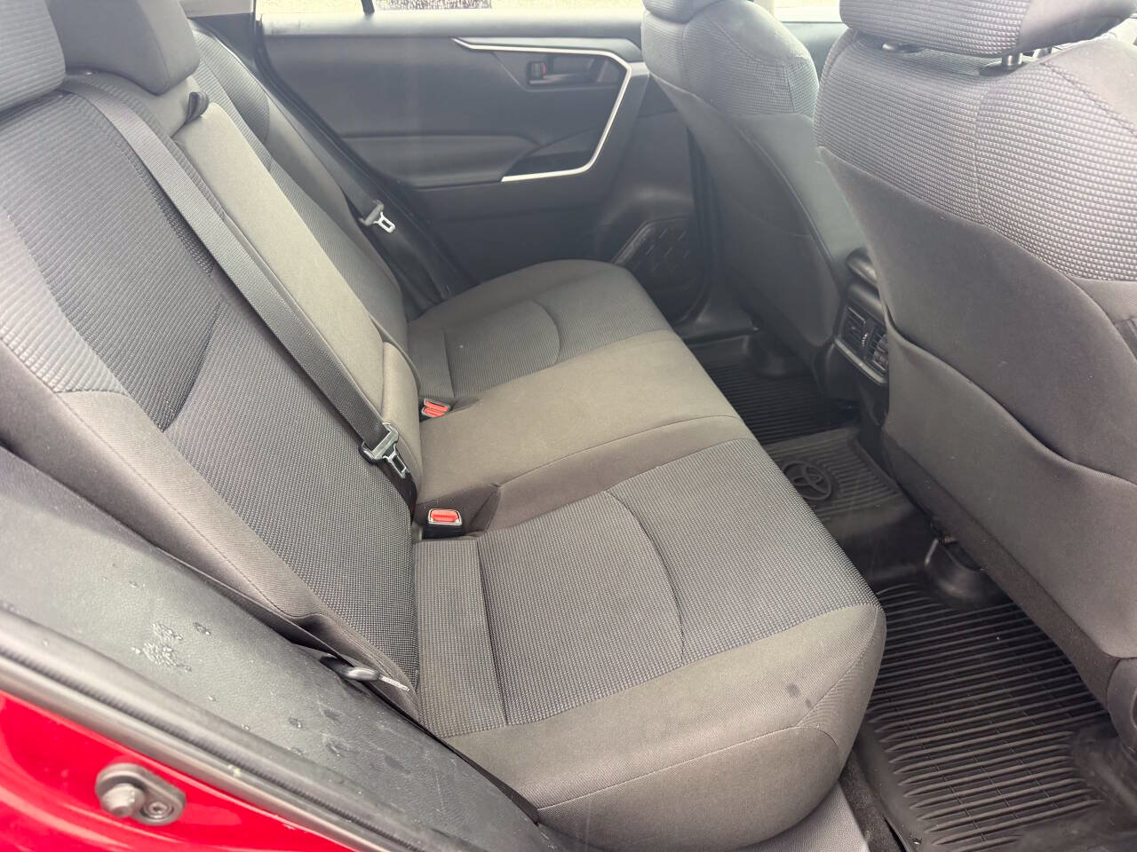 Used 2022 Toyota RAV4 LE AWD/4WD image 19